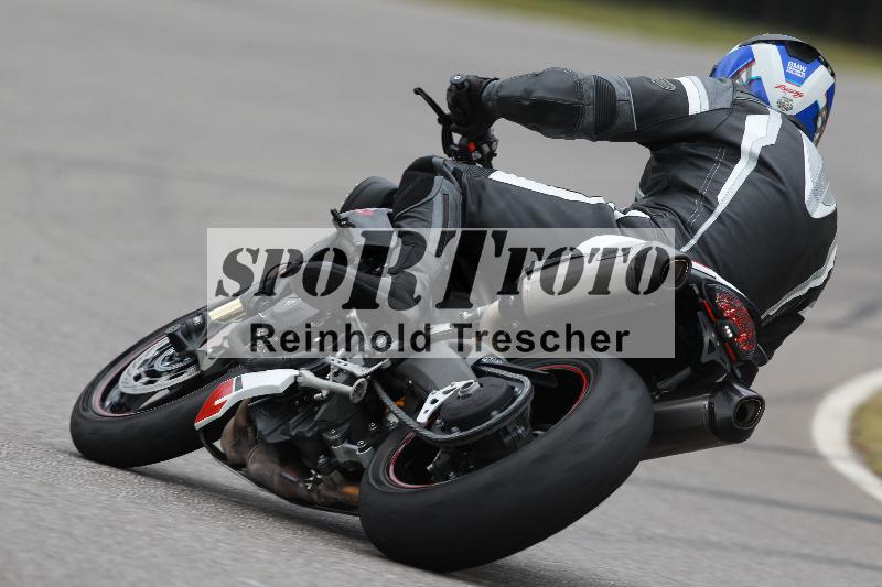 Archiv-2022/13 25.04.2022 Plüss Moto Sport ADR/Freies Fahren/backside